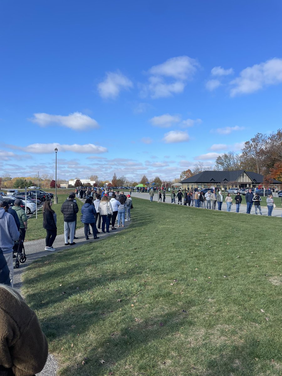 RKING90210's tweet image. Two hour wait to vote early! 

Voting for no 2nd terms! 

#writein