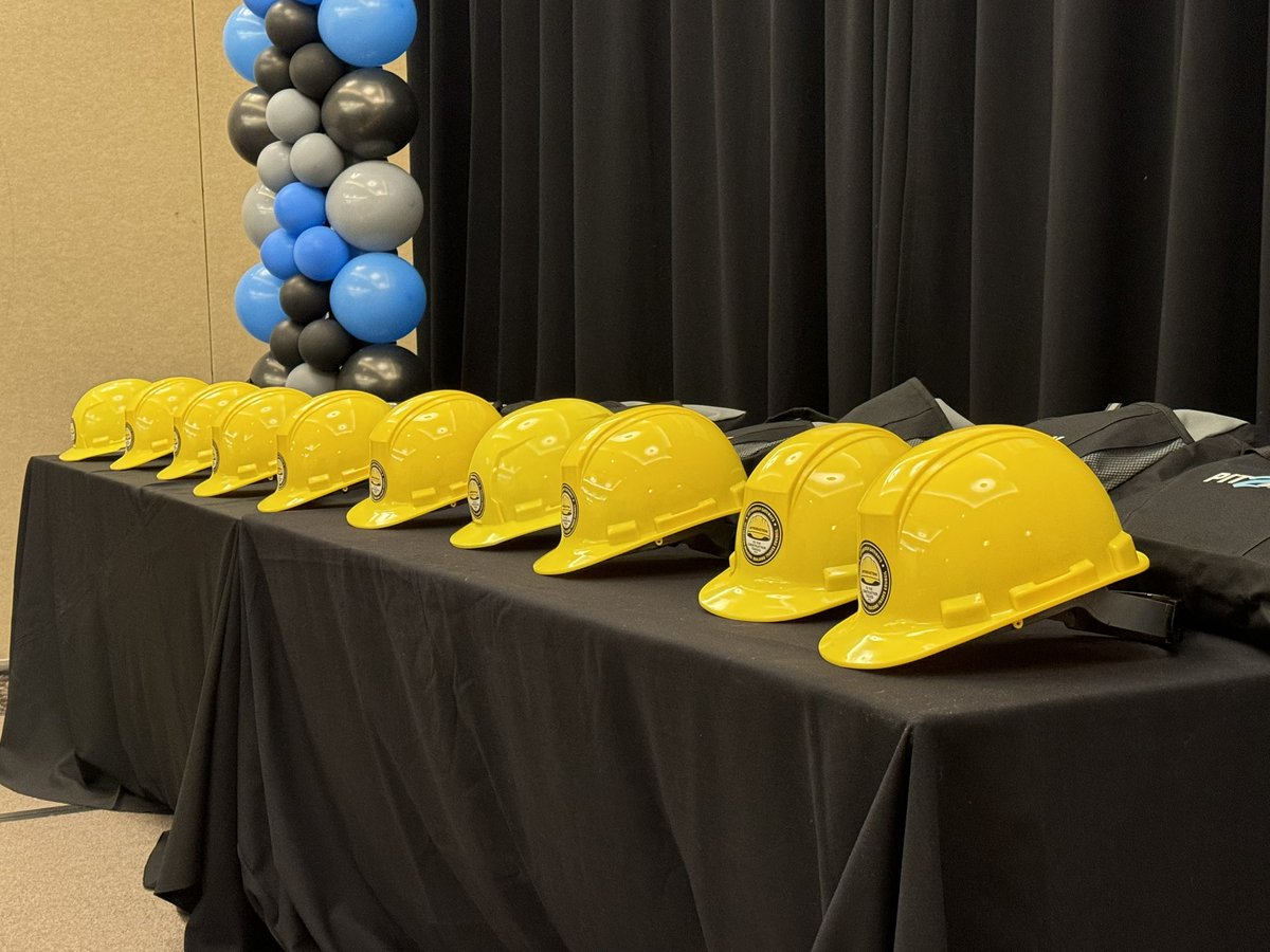 SenRobinsonPA's tweet photo. I was honored to meet with today’s graduating class of the #PIT2Work program. Our region’s newest skilled union workers now enter the trades & help build our future. Congratulations! Thanks to CEO Christina Cassotis & all at @PITairport & building trades. https://t.co/kysV2rtm7W