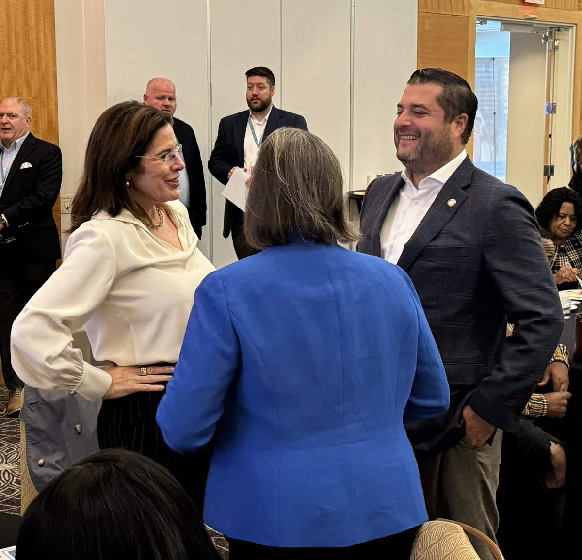 SenRobinsonPA's tweet photo. I was honored to meet with today’s graduating class of the #PIT2Work program. Our region’s newest skilled union workers now enter the trades & help build our future. Congratulations! Thanks to CEO Christina Cassotis & all at @PITairport & building trades. https://t.co/kysV2rtm7W