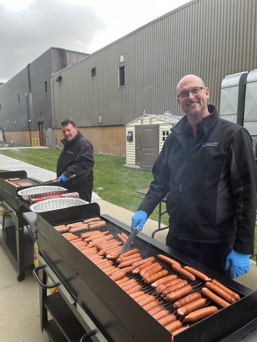 CavalierTool's tweet image. 🎃👻 Halloween Townhall Highlights! 👻🎃

Today’s Townhall brought our team together for a great mix of updates from management, a truly riveting costume contest (shoutout to the Winner Doug Two!), and some BBQ Smokies to kick off the afternoon.

#CavalierArmy #Halloween