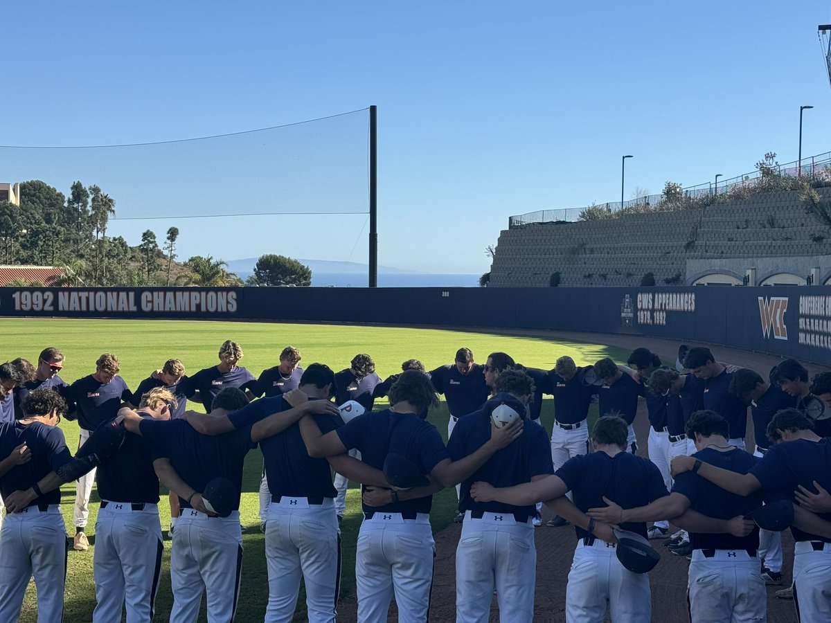Huge thank you to World Series champion Brian Wilson for coming to practice today and leading our team in prayer. 
There's no place like Malibu 🌊
#WavesUp