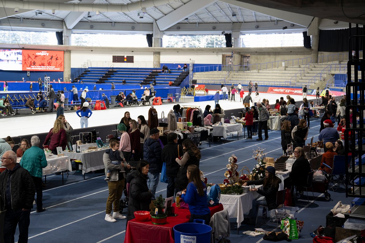 Hey <a href="/UCalgary/">U Calgary</a> students and <a href="/ucalgaryalumni/">UCalgary Alumni</a>, have you registered your business for the Oval's Holiday Market &amp; Skate? 

Sign up today and get your table.
app.smartsheet.com/b/form/e91ca98…