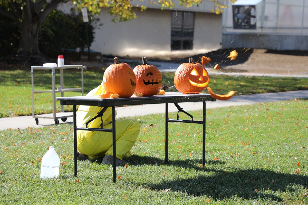 corporatelearn's tweet photo. We're for hands-on learning! Yesterday, the Organic Chemistry class stepped outside to carve pumpkins using acetylene gas. Take a look at their great work. https://t.co/vuZn0AGDlu