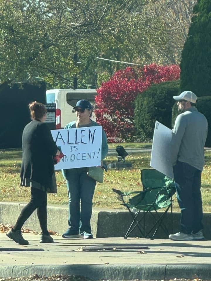 BearForceOne34's tweet image. People are waking up!!

#alleyesondelphi
#richardallentrial 
#abbyandlibby