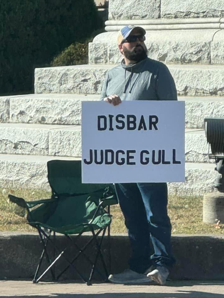 BearForceOne34's tweet image. People are waking up!!

#alleyesondelphi
#richardallentrial 
#abbyandlibby