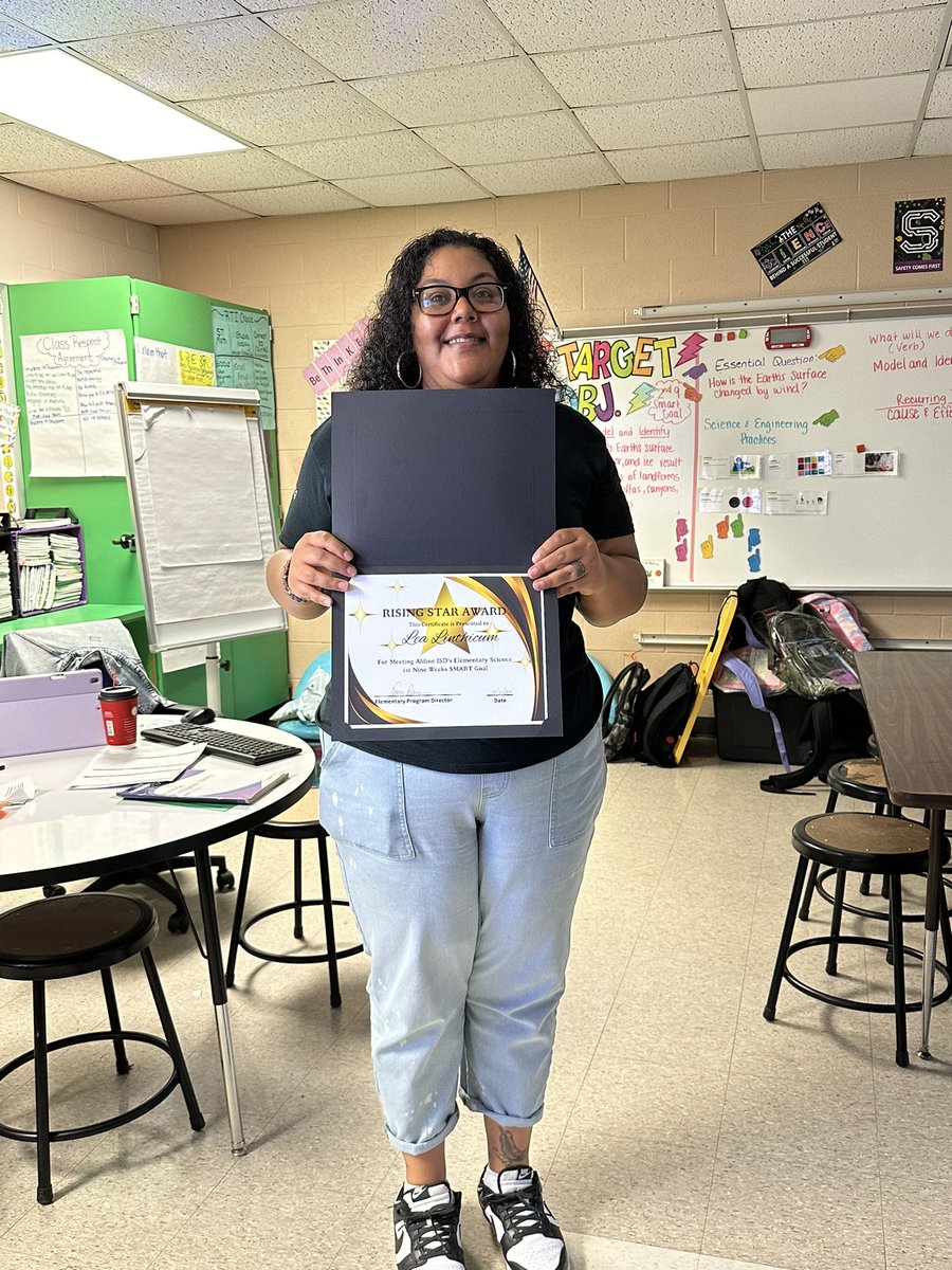 rogersstac's tweet image. This week during our Science CBPLs we took a moment to celebrate and recognize the Science teachers who met the district’s 1st Nine-weeks SMART Goal. Here are a few of our STARS lighting the way to success! @GoodmanES_AISD @CalvertES_AISD @DunnES_AISD #AldineImpact @STARS_902