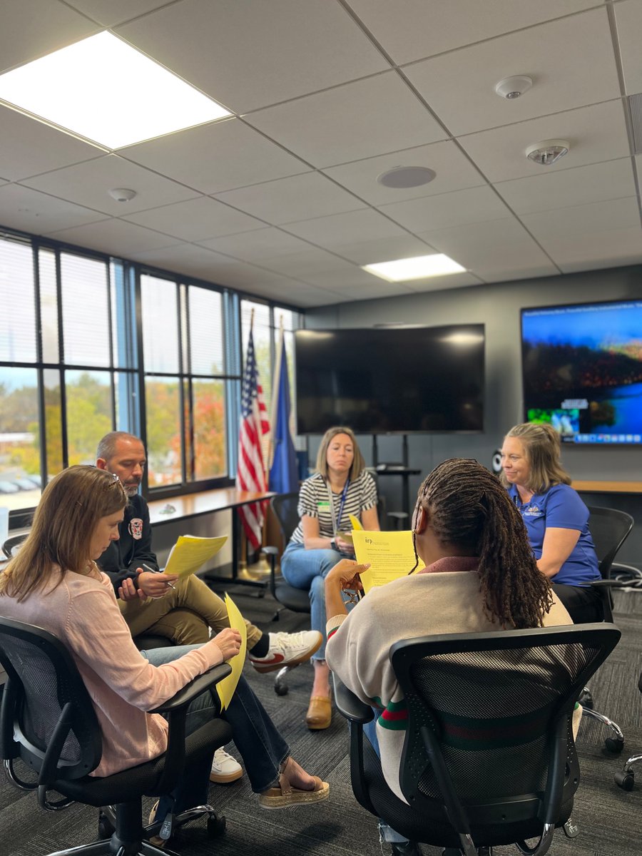 Sara Tennyson tweet media