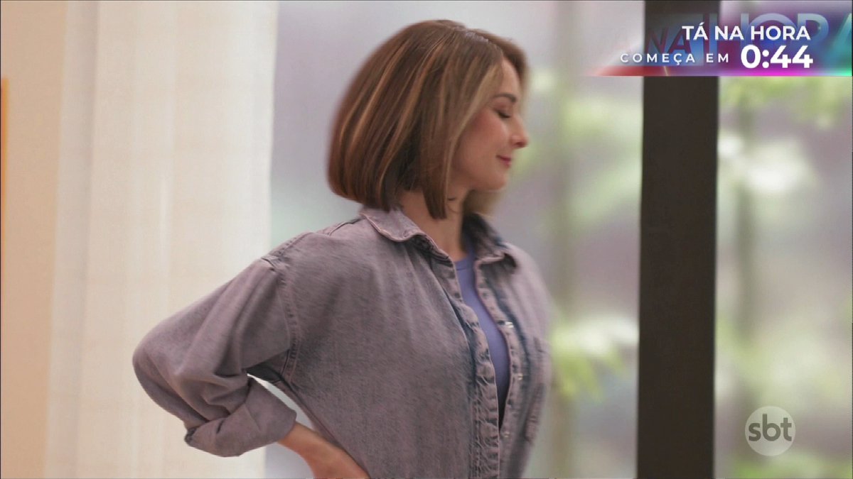 Que poluição é essa na tela, meu Deus! Devem acha que  o público está ansioso pra esse programa. 
#MeuCaminhoÉTeAmar005 
#MeuCaminhoÉTeAmar