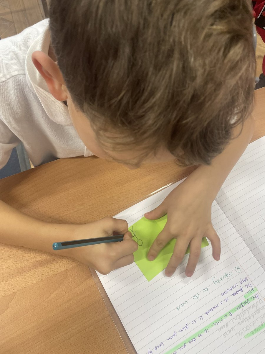 missiongrove1's tweet image. Waxwing class discussed whether they thought that a picture could move. They learnt about simple animation techniques and created their own animations in the style of flipbooks (flick books) using sticky notes 🗒️ #year3 #teachcomputing