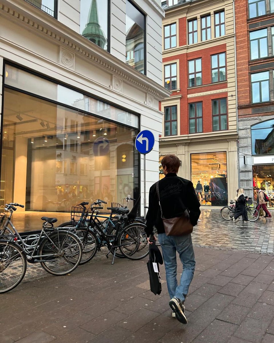 진짜뒤에서꽉껴안고싶다(죄송)