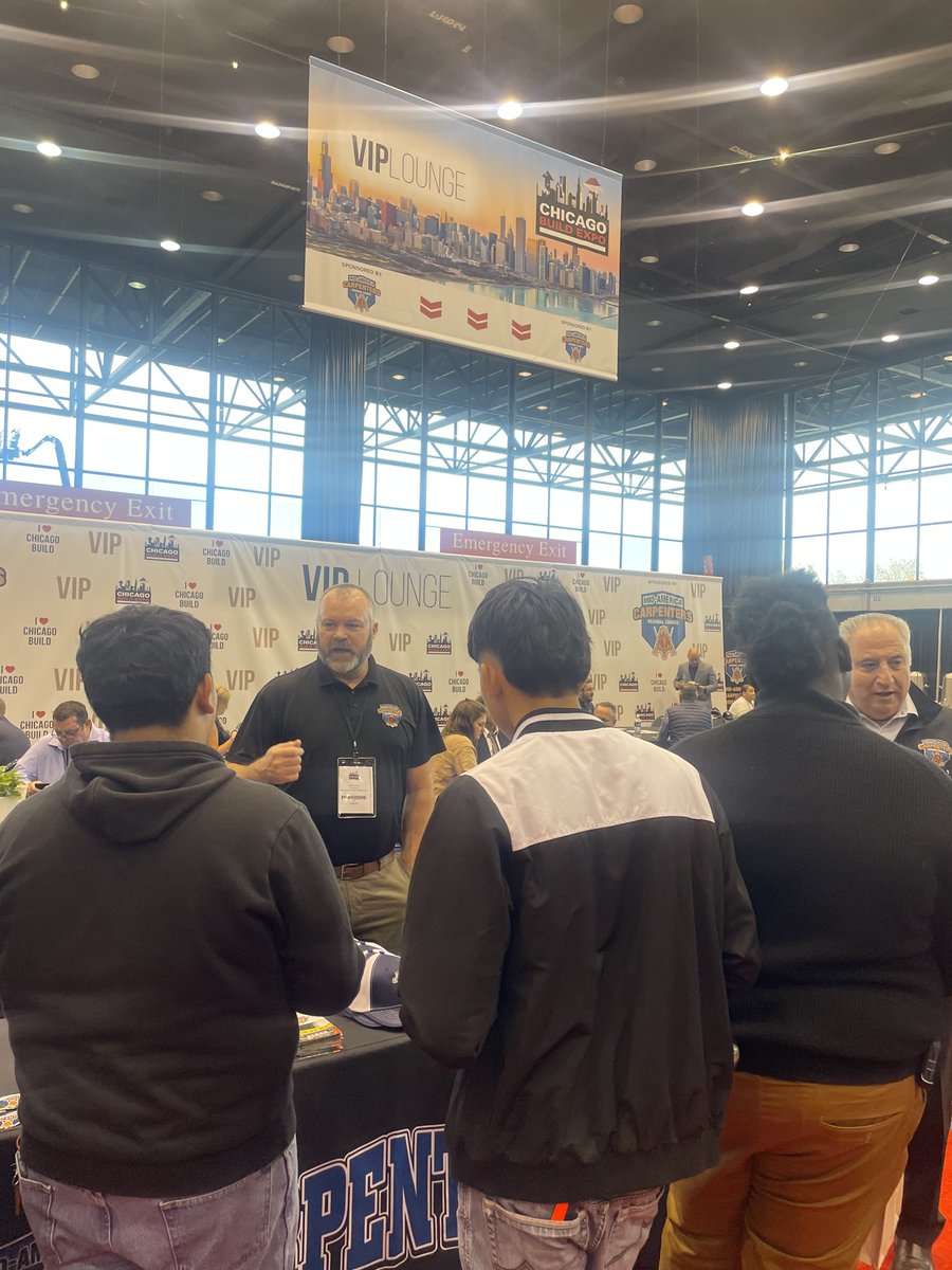 MidAmCarpenters's tweet image. It was pleasure sponsoring the Chicago Build Expo, the Midwest's largest construction &amp;amp; design show. We were able to meet with many students and young professionals about the rewarding careers available in the Carpenters Union.
#UnionProud #MACRC