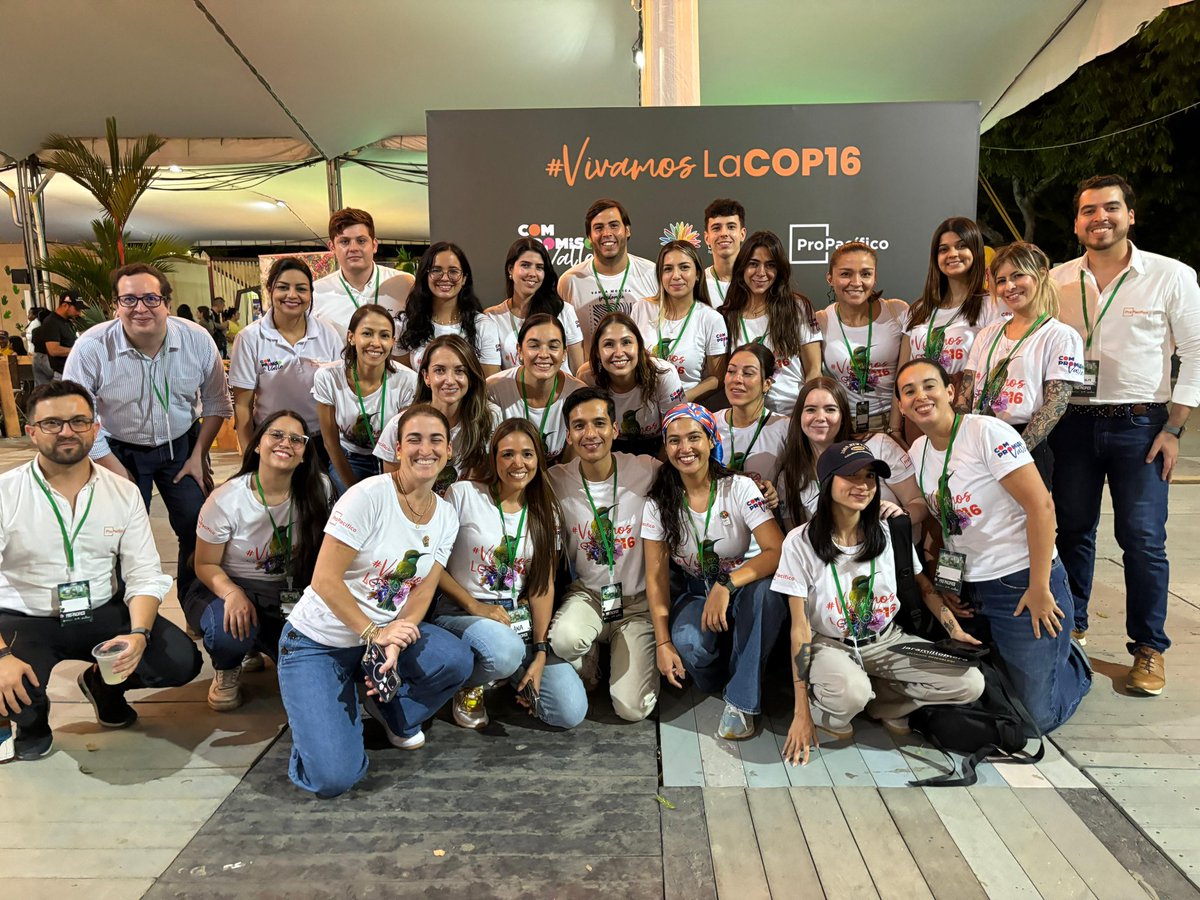 MariaIUlloa's tweet photo. Gracias a este equipazo por todo su trabajo estos días! Para mi es un honor liderarlos para hacer cosas grandes por nuestra región. Sigamos vibrando naranja y convencidos de que juntos tenemos #ElPoderDeAvanzar @ProPacificoOrg https://t.co/iL9atVn6ge