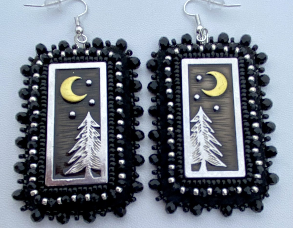 aidfleek's tweet image. $75 Trees in the moonlight-snag w code YODA at checkout for free US shipping 🌙 

look-beadwork.myshopify.com