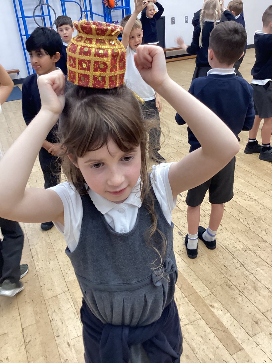 The children at Badgerbrook have really enjoyed learning vibrant dances in the style of Bollywood and Indian folk dance this week! They were also taught about traditional props and how these are used.