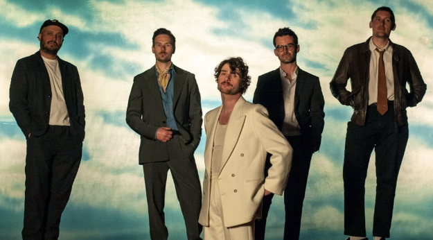 KIDS IN GLASS HOUSES SET TIMES FOR TONIGHT

18:00 - Doors 
18:30 - 19:00 Mouth Culture 
19:20 - 19:50 Himalayas 
20:20 - 21:35 Kids in Glass Houses
22:00 - Curfew