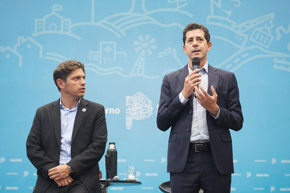 RED92cadadiamas's tweet photo. 🧐💣 #infoRED92 | #WadoDePedro | #AxelKicillof | #InternaAgitada | #PJ
Wado de Pedro acusa a Kicillof de oportunismo por no apoyar públicamente a Cristina Kirchner en el PJ
https://t.co/KJJ8FASE3X https://t.co/IaK06v5zm7