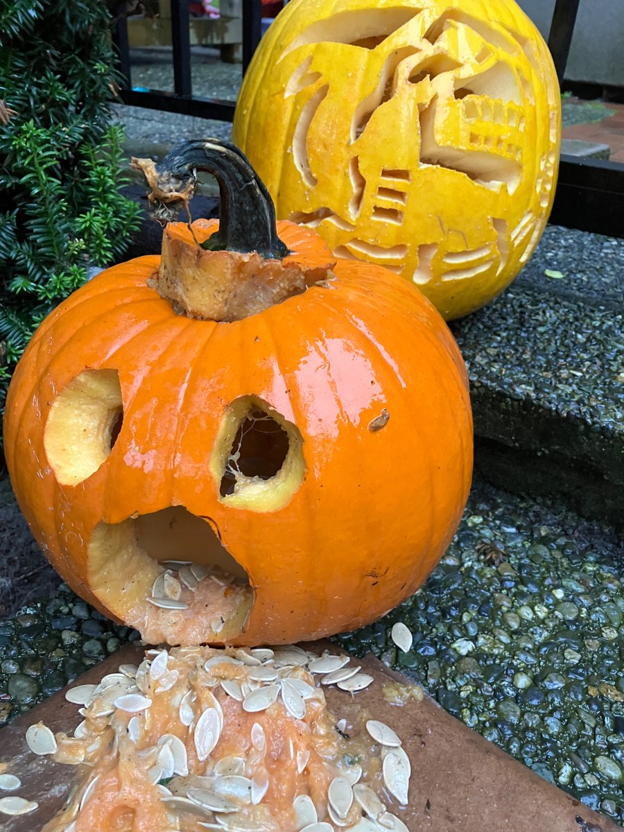 There are two types of pumpkin carvers in this world…