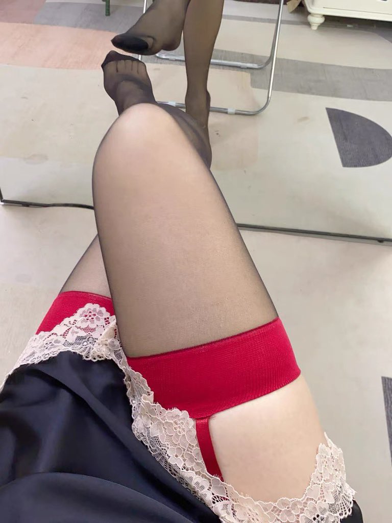zhuren004's tweet photo. 老号已丢，关注新号转推私信给q
#女s #调教 #辱骂 #公狗 #夫妻奴 #绿帽奴 #母狗 #丝足 #大小姐  #atm奴 #高跟鞋 #踩踏 #公狗  #黑丝 #白丝 #绿奴 #K9 #文爱  #压榨 #足交 #榨精 #控精管理 #反差奴 #绿帽  #女王 #贱狗 #原味 #绿奴 #辱骂 #学生狗  #狗奴 #脚奴 #女性崇拜 #美腿 #女神 #御姐 https://t.co/eyDLFDIKpm