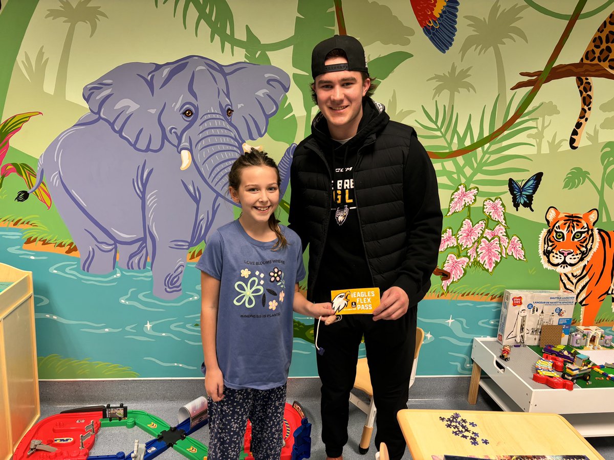 This afternoon, Brayden Schmitt visited the Pediatric wing of the Cape Breton Regional Hospital to gift Ellie and other young patients and their families tickets for upcoming home games 🖤