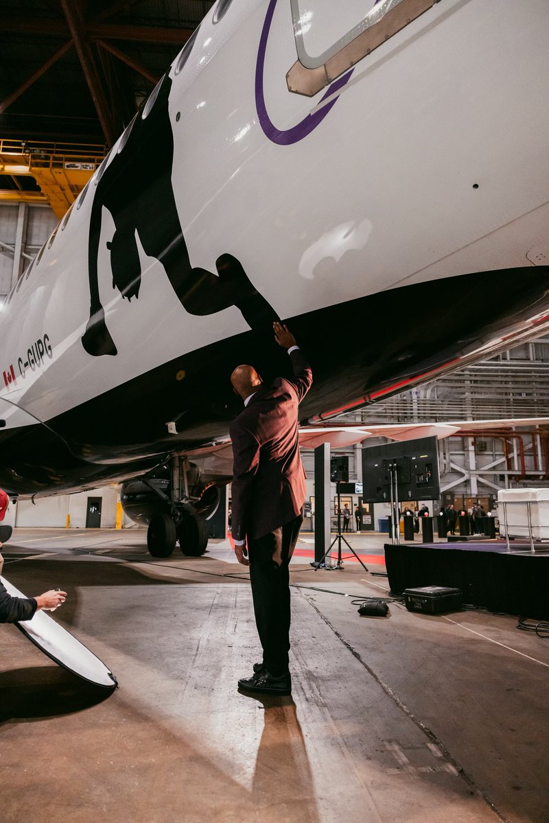 Raptors's tweet photo. Honouring Vince “Air Canada” Carter with a special livery on one of @AirCanada’s A220 to help retire #15 in style ✈️🏀 https://t.co/cESf9HNJzA