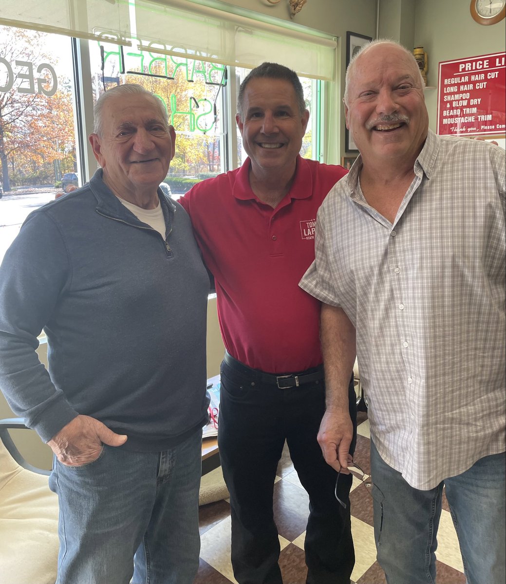 LapollaForNY's tweet image. Just got a great haircut in Rockland County at George’s Barbershop to finish up my 99 AD 💈 Tour.

On the way in I met my Uncle John, my #StonyPoint and #RocklandCounty roots run deep. 

Next haircut tour…#Albany2025

🇺🇸💪💈🇺🇸
