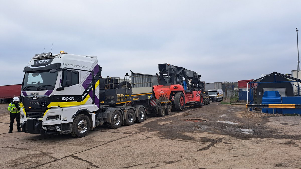DerbysRPUBikers's tweet image. Big #abload movement today, #moira #swadlincote to #A42.  Slow mover and very long.
Everyone waiting, showed the best of patience while we got this out onto the A511 and over the border to @leicspolice area.
Thanks for your patience.
#opsbikes