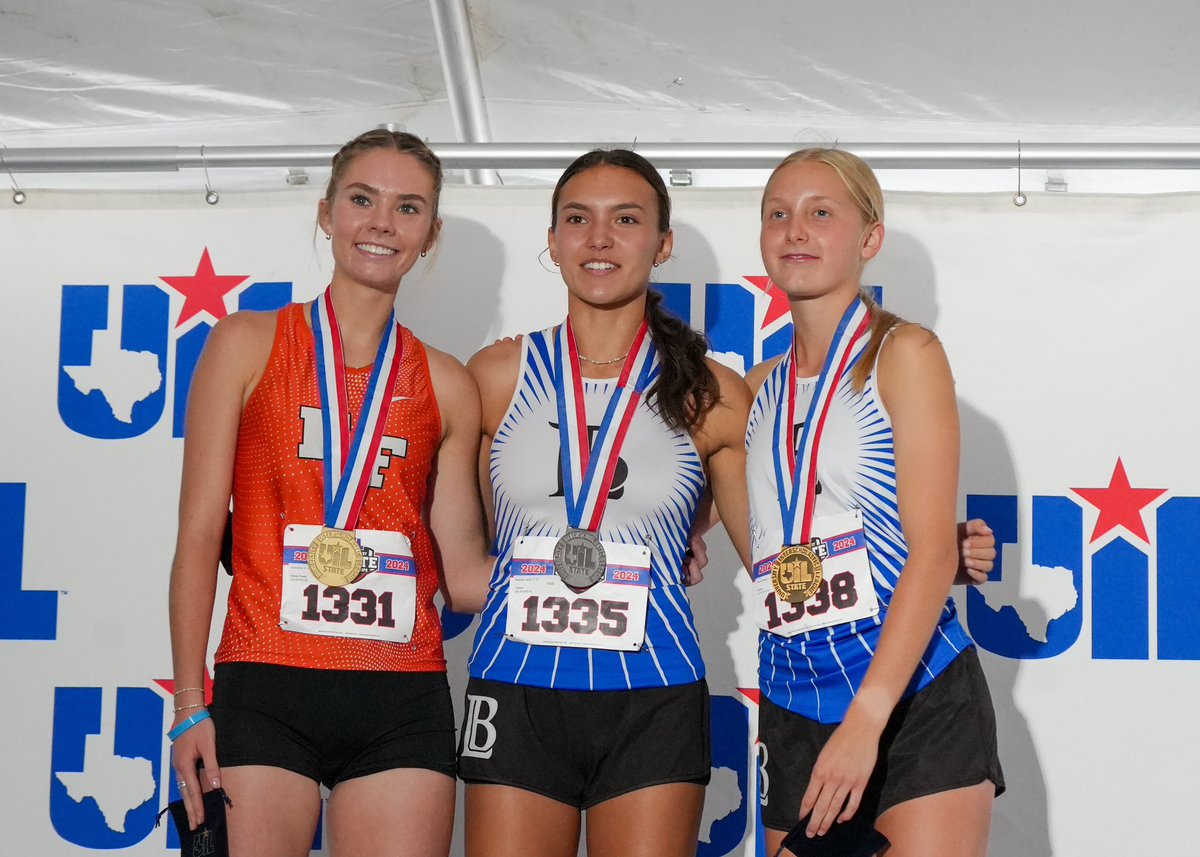 It’s a 3-peat for Hamilton, 2A girls XC team state champs! 🏆🏆🏆

Top Three Individual Finishers: 

🥇Cara Sims, Elysian Fields
🥈Isabella Jaime, Farwell
🥉Alexis Wade, Farwell

Results ➡️ bit.ly/3Ao9Jve

#UILState #txhsxc