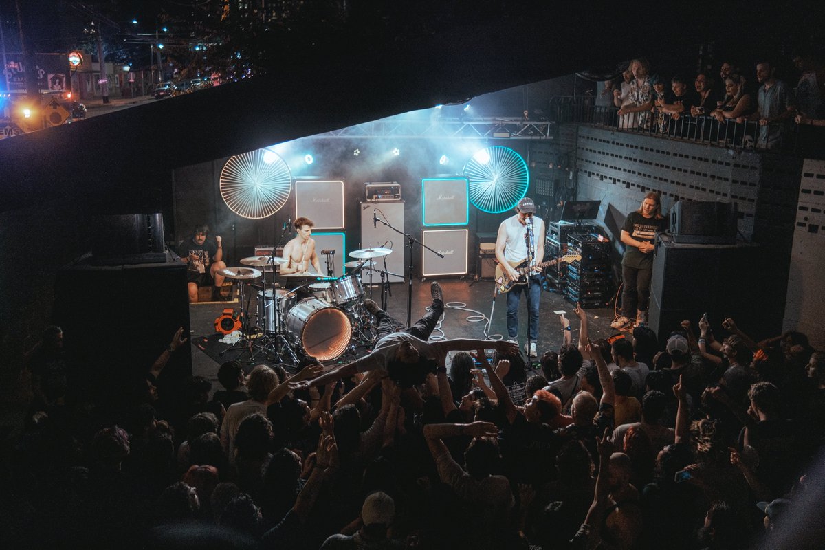 Reilly’s Bad Photos tweet media