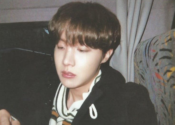 heliophile_'s tweet photo. I vote #jhope for #2024MAMAVOTE https://t.co/92aUOOcn7s