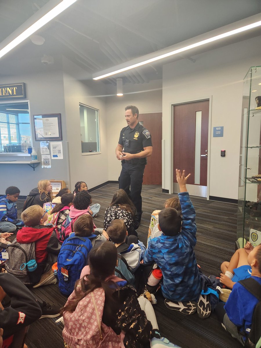 Mrs. Kelly Staples tweet media