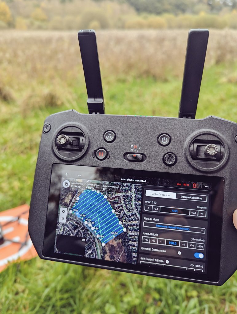 dannihinchy's tweet photo. Great day landscape mapping &amp; 3D modelling using innovative drone technology for a @LJMU_BES wildlife conservation PGR project 🦫 #beavers #reintroductions #phd @LJMU @LuciaGalvezBrav @SergeWich @Richard_the87th @CheshireWT https://t.co/PBOtMGmyfj