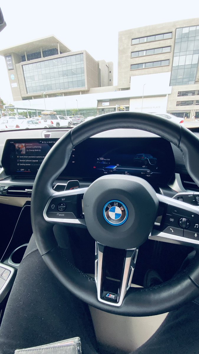 _jasonlottering's tweet photo. This is the fearless BMW iX1 xDrive30, M Sport Package Pro❤️‍🔥🔥✌️!

My personal rating🥳
Overall: 9/10
Exterior: 10/10
Interior: 9/10
Sound System: 10/10
Comfort/Handling: 10/10
___
@BMW_SA @BMW #BMWiX1 #MustBuy https://t.co/JW1GHcOlek