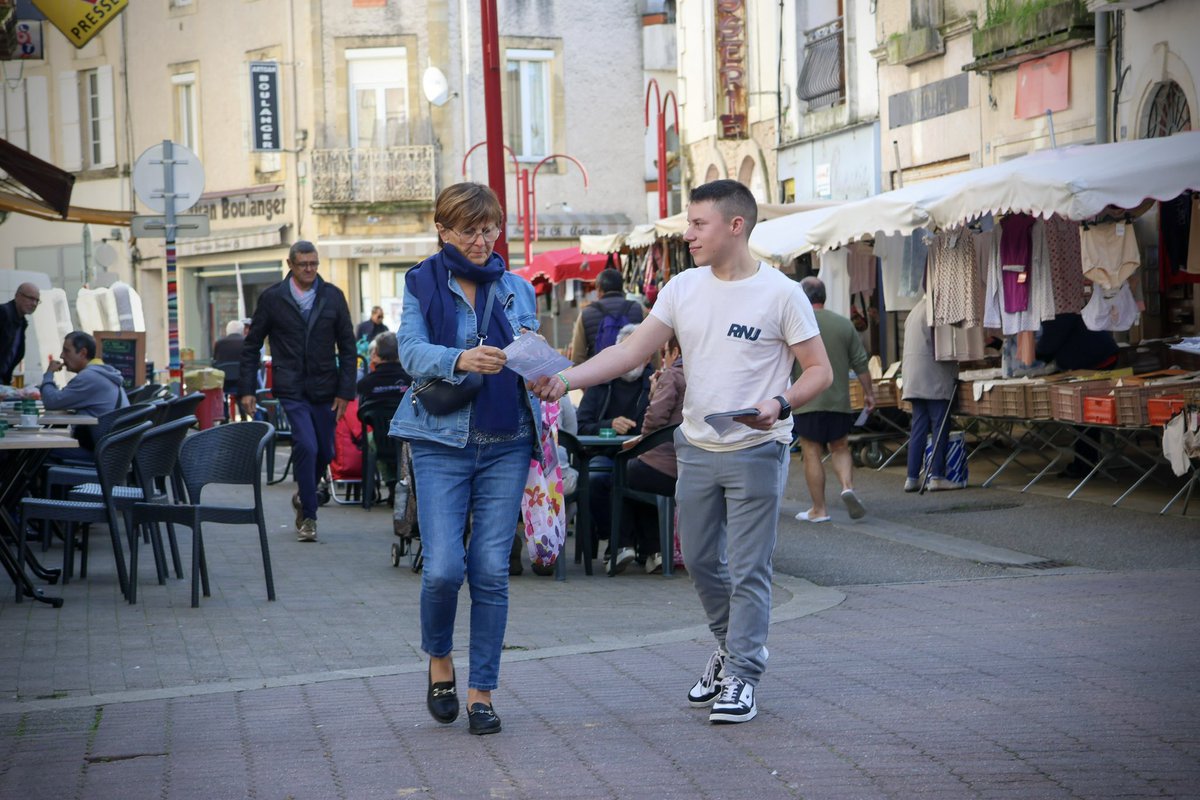 🇫🇷 J-8 !

Super accueil ce matin à Sainte-Livrade-sur-Lot pour notre tractage en vue du meeting de <a href="/J_Bardella/">Jordan Bardella</a> à Tonneins !

Inscrivez-vous vite :
my.weezevent.com/Meeting-JB-47
