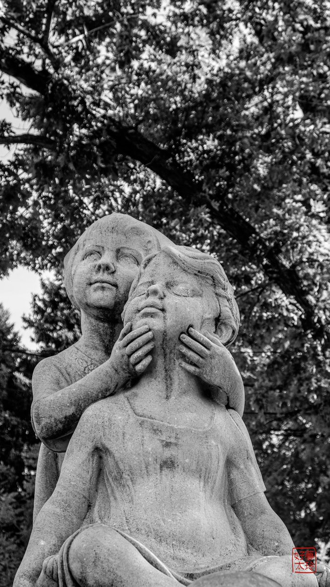 usulscytale's tweet photo. look up to the sky
our longing souls intertwined 
like the sun and moon https://t.co/BgD7dmGton