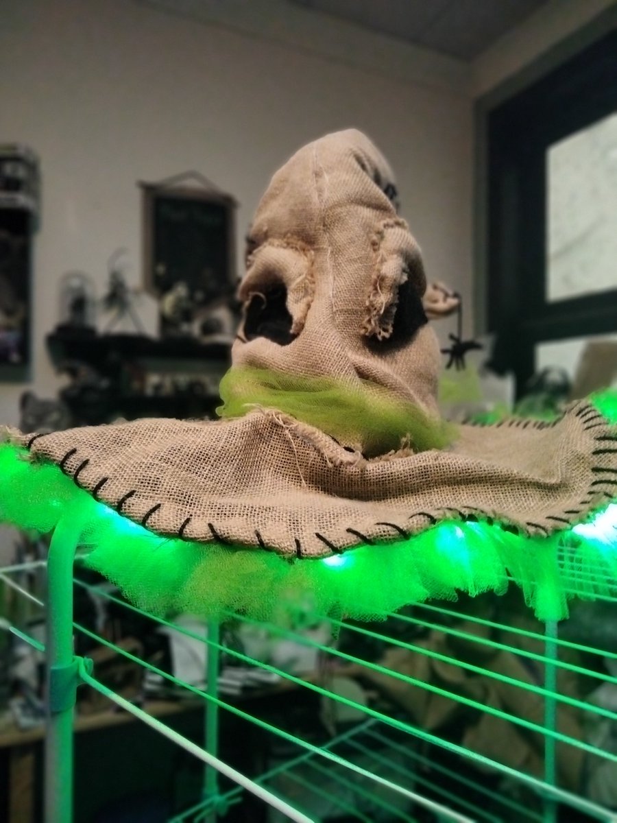 Cinnia's tweet photo. Just finished my Oogie Boogie witch hat for my  Oogie Boogie witch costume for @FACTSConvention  tomorrow. I'm so excited. https://t.co/EQHhzXd2fc