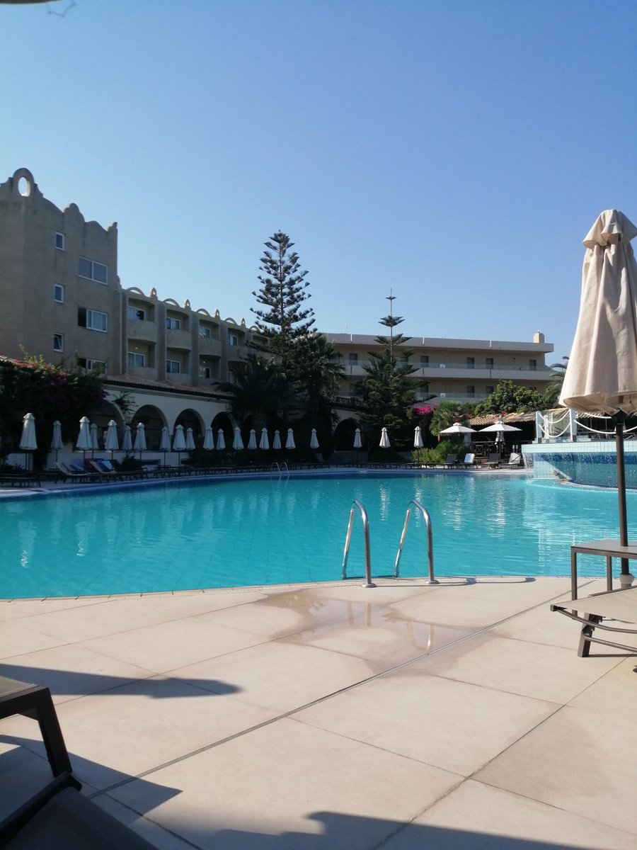 MullerSilv47433's tweet photo. Rhodos Creece  Kalytea Mare Palace hotel https://t.co/x8zzGuLyNy