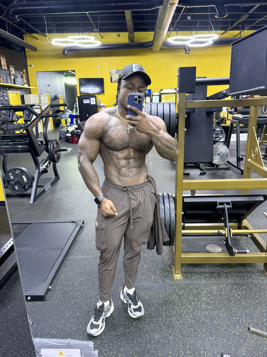 iamdwilt3's tweet photo. Winter arc antics ❄️🥶 https://t.co/bozPBK9TPK