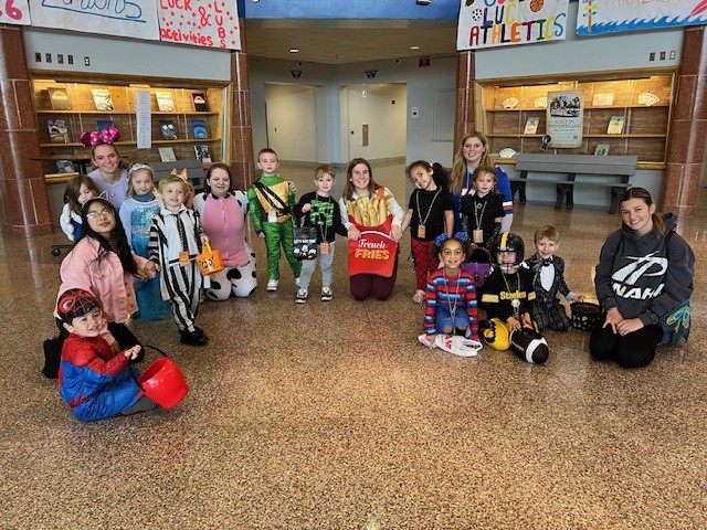 DallastownSD's tweet photo. 👻 Tiny Wildcats on the prowl! Wildcat Preschoolers had a blast trick-or-treating through the #DAHS halls yesterday, & the big kids were just as thrilled to join the fun! The preschoolers dressed up in their spookiest, silliest, & cutest costumes, filling the halls with smiles. https://t.co/EaTeFucnXo