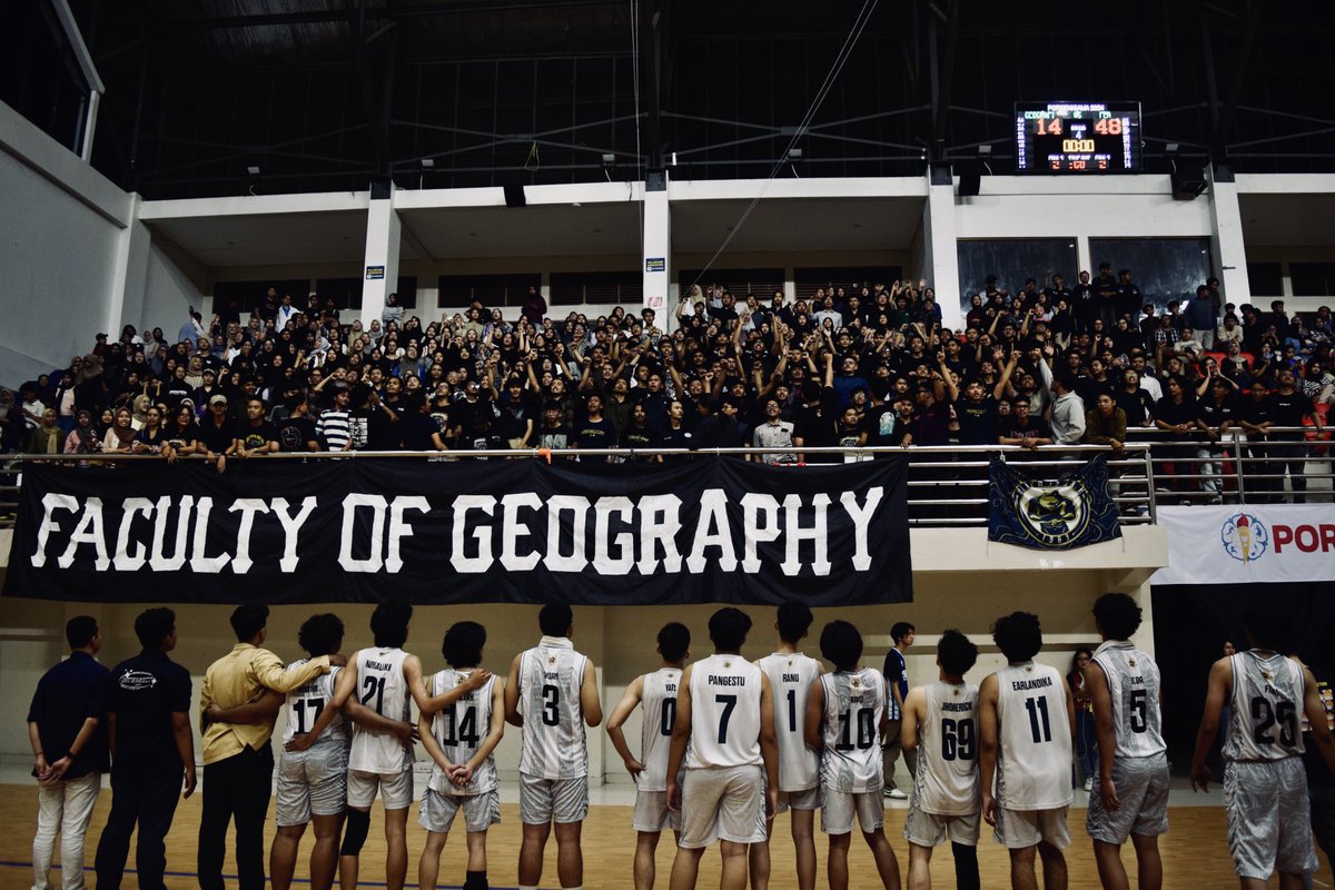bersama di tribun mengawal kebanggaan! 🍻