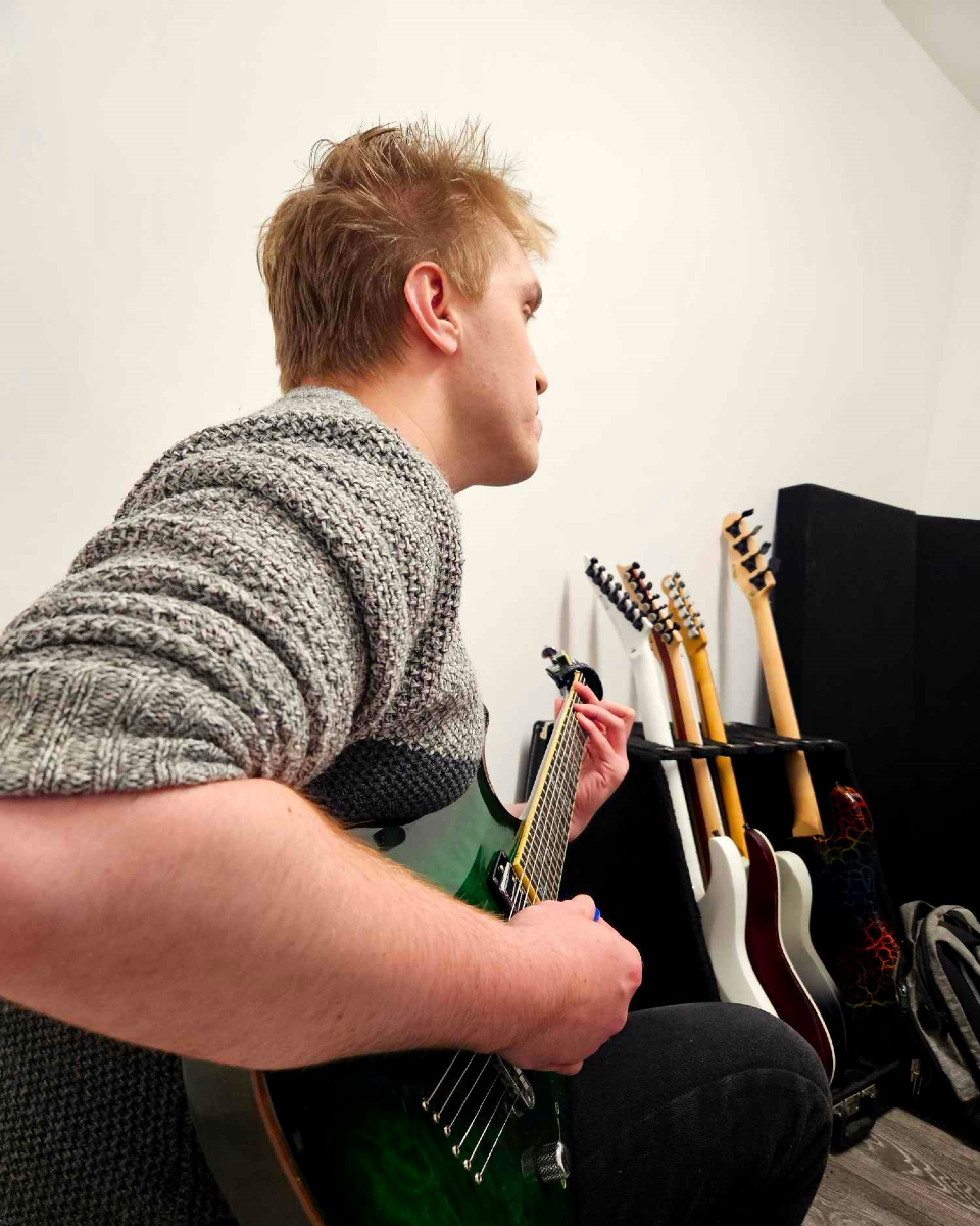 🟠 GUITARS ALL DONE! 🔵

We began work on vocals today. What have you been up to?