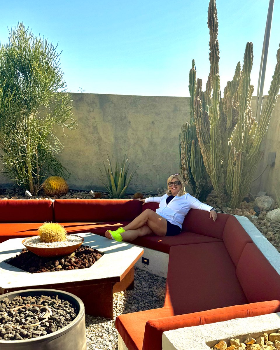 taxes007's tweet photo. Someone took a short break from the office to enjoy a few lovely afternoons at @ModernismWeek! Getting ideas for our offices... Dee Dee is always working!
#teambarton #modernismweek #welovePS #palmsprings #bartoncpa #midcenturymodern #midcentury https://t.co/8OSG3bNKMl