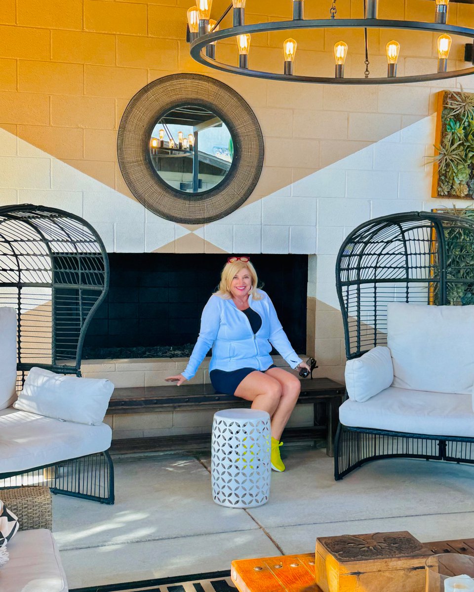 taxes007's tweet photo. Someone took a short break from the office to enjoy a few lovely afternoons at @ModernismWeek! Getting ideas for our offices... Dee Dee is always working!
#teambarton #modernismweek #welovePS #palmsprings #bartoncpa #midcenturymodern #midcentury https://t.co/8OSG3bNKMl