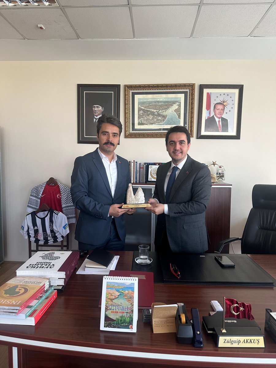 gencnevsehir's tweet photo. Genç Nevşehirliler Derneği Başkanı Ziya Ağca ve Yönetim Kurulu, Yurtdışı Türkler ve Akraba Topluluklar Başkanlığı’nda (YTB) Kültürel ve Sosyal İlişkiler Daire Başkanı Zülgaip Akkuş hemşehrimize yeni görevi vesilesiyle hayırlı olsun ziyaretinde bulundu https://t.co/FPehN1AGZV