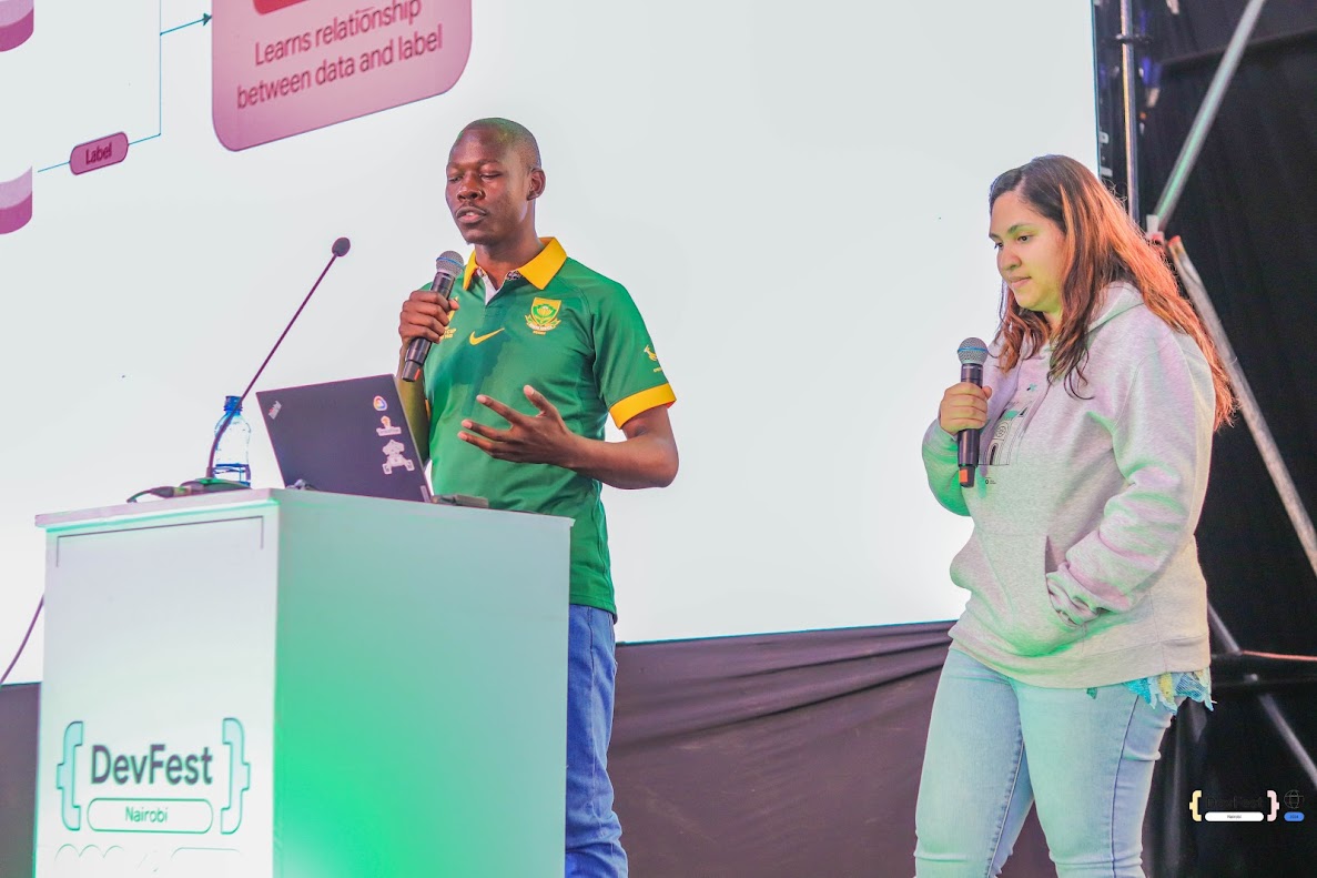 Moruri_c's tweet image. Had an incredible weekend volunteering at #DevFestNairobi! 🎉 Attended sessions by @Ngesa254  &amp;amp; @JustJessZA  on AI-powered multilingual chatbots game-changing insights  #AI #Cloud