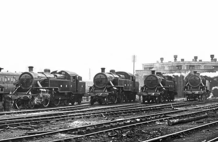 Random train pictures without context tweet media