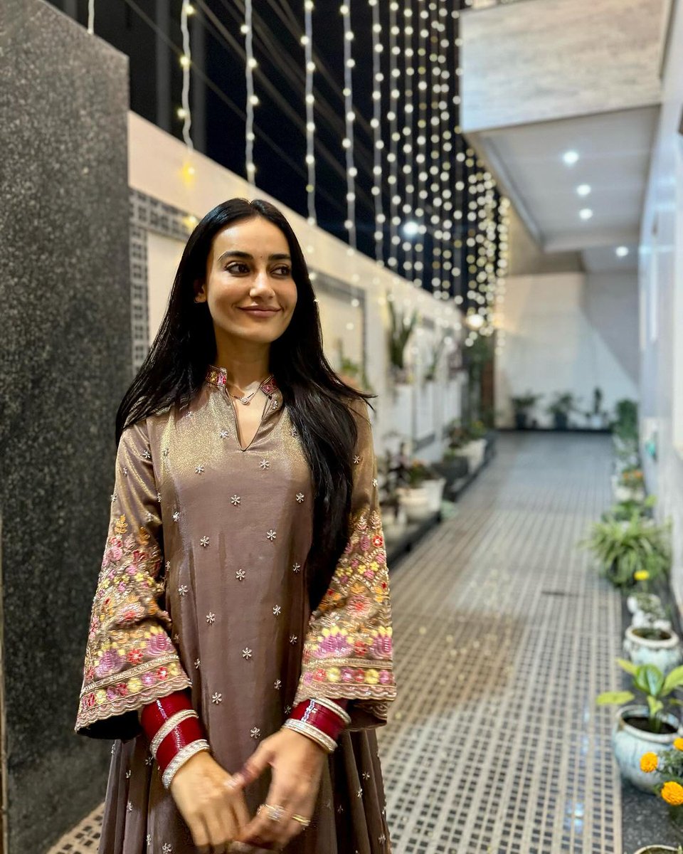 surbhi_sitara's tweet photo. SJ First after wedding πͺβ€οΈπ§Ώ Happy Diwali Everyone π #SurbhiJyoti #SurMit #surmitkishaadi #SurbhiSumit #DiwaliCelebration #Diwali #Diwali2024 https://t.co/TO83OmPPNv
