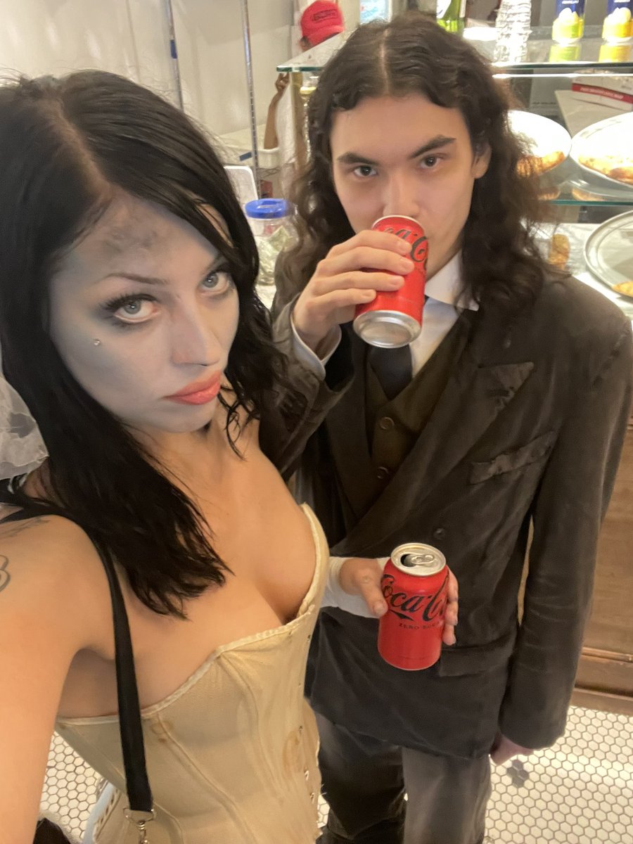 etherealplanes's tweet photo. i didn’t take any pictures besides these. happy halloween https://t.co/WckieqyDm4