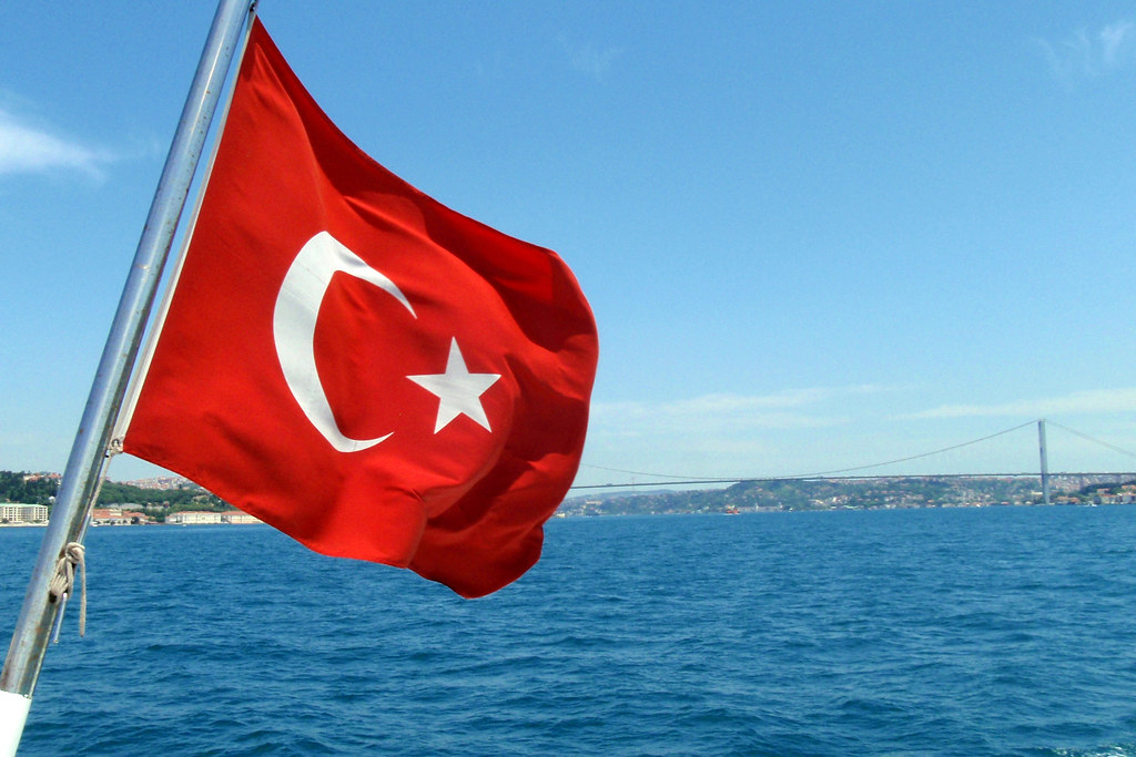 OERProject's tweet photo. #OTD in 1922, the Ottoman Empire officially dissolved after more than 600 years, marking the end of an empire and the birth of modern Türkiye. The country, not the poultry. 🇹🇷 #OttomanEmpire #WorldHistory #ModernTurkey https://t.co/I8c94jId2Z