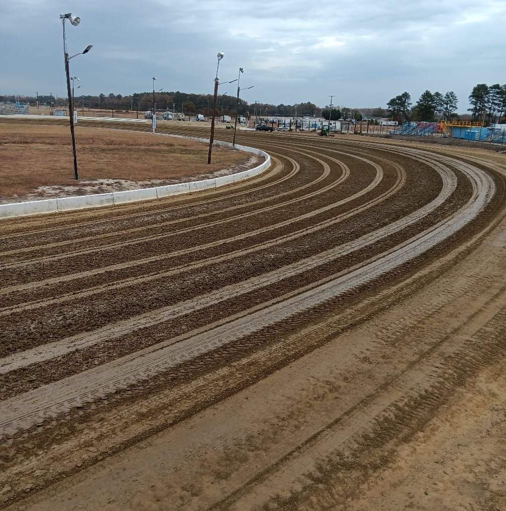 𝗟𝗢𝗢𝗞𝗜𝗡𝗚 𝗚𝗢𝗢𝗗 𝗙𝗢𝗥 𝗧𝗢𝗡𝗜𝗚𝗛𝗧: Georgetown Speedway is set to kick off Mid-Atlantic Championship Weekend!