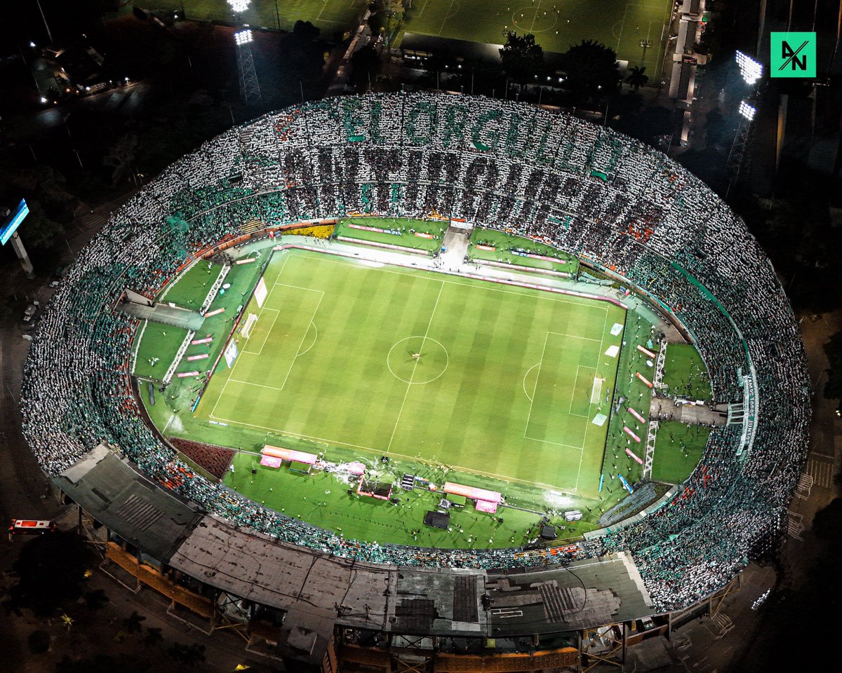 giraltpablo's tweet photo. En días donde los recibimientos en Sudamérica recorren el mundo, no podemos dejar de destacar el de Atlético Nacional ante el DIM. Bellísimo lo que hicieron los hinchas en el Atanasio Girardot. https://t.co/ZlH5TBbxwa